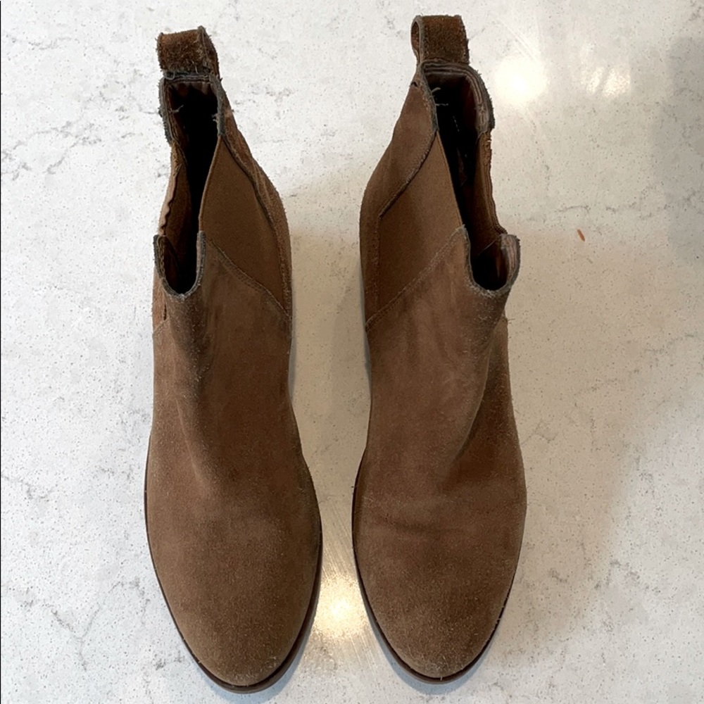 Steve Madden  Dover Suede Booties